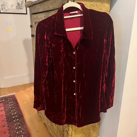 Red velvet women’s long sleeve shirt - Picture 1 of 3
